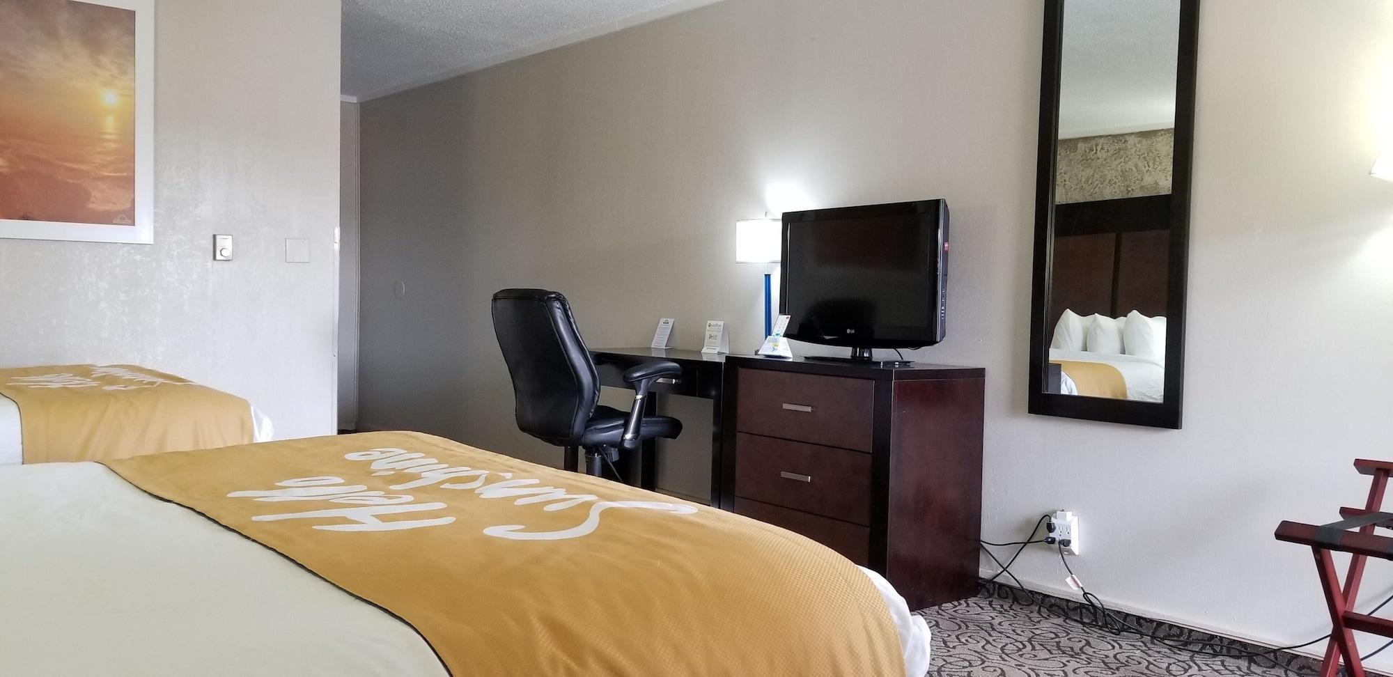 Days Inn & Suites By Wyndham Тринидад Екстериор снимка