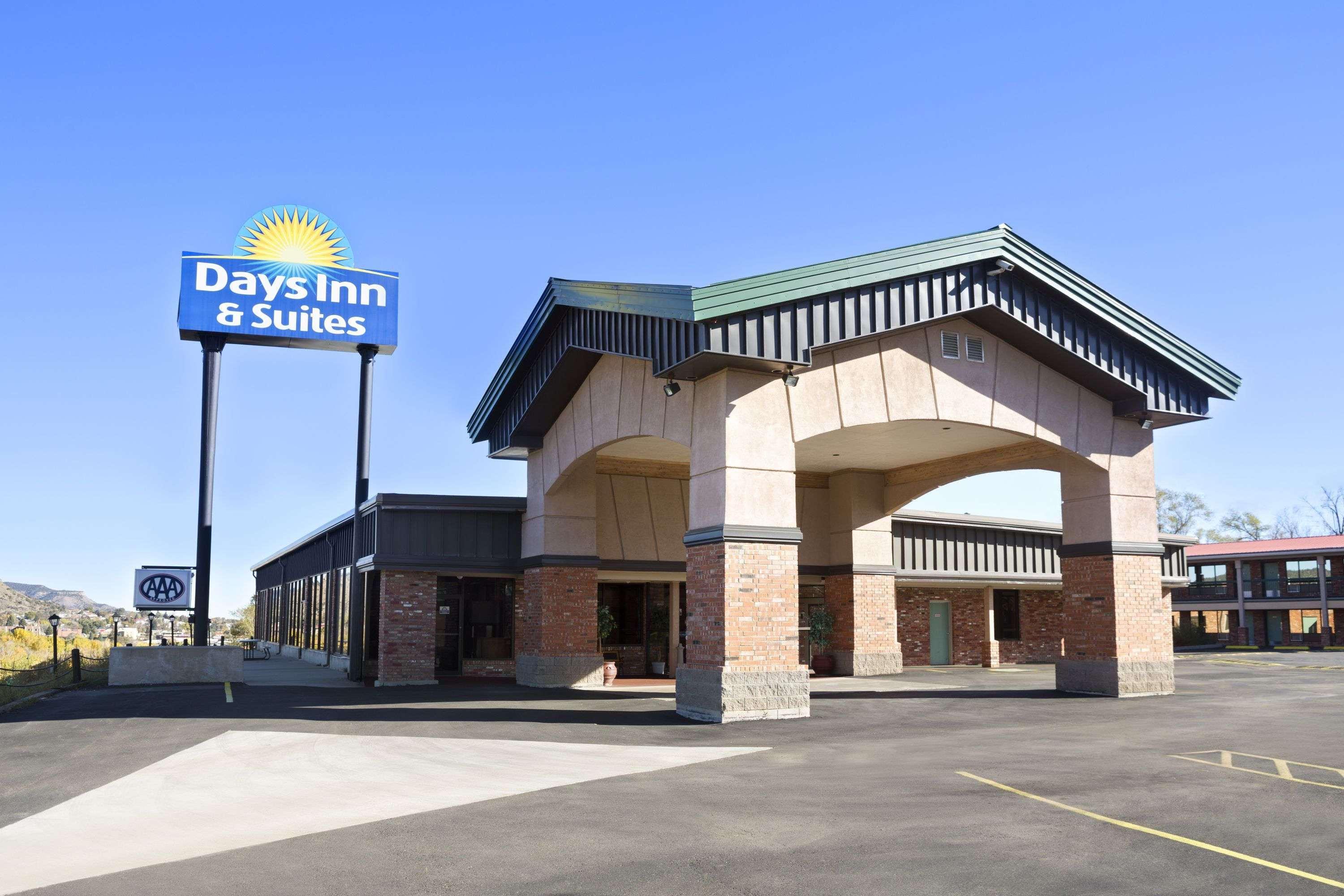 Days Inn & Suites By Wyndham Тринидад Екстериор снимка