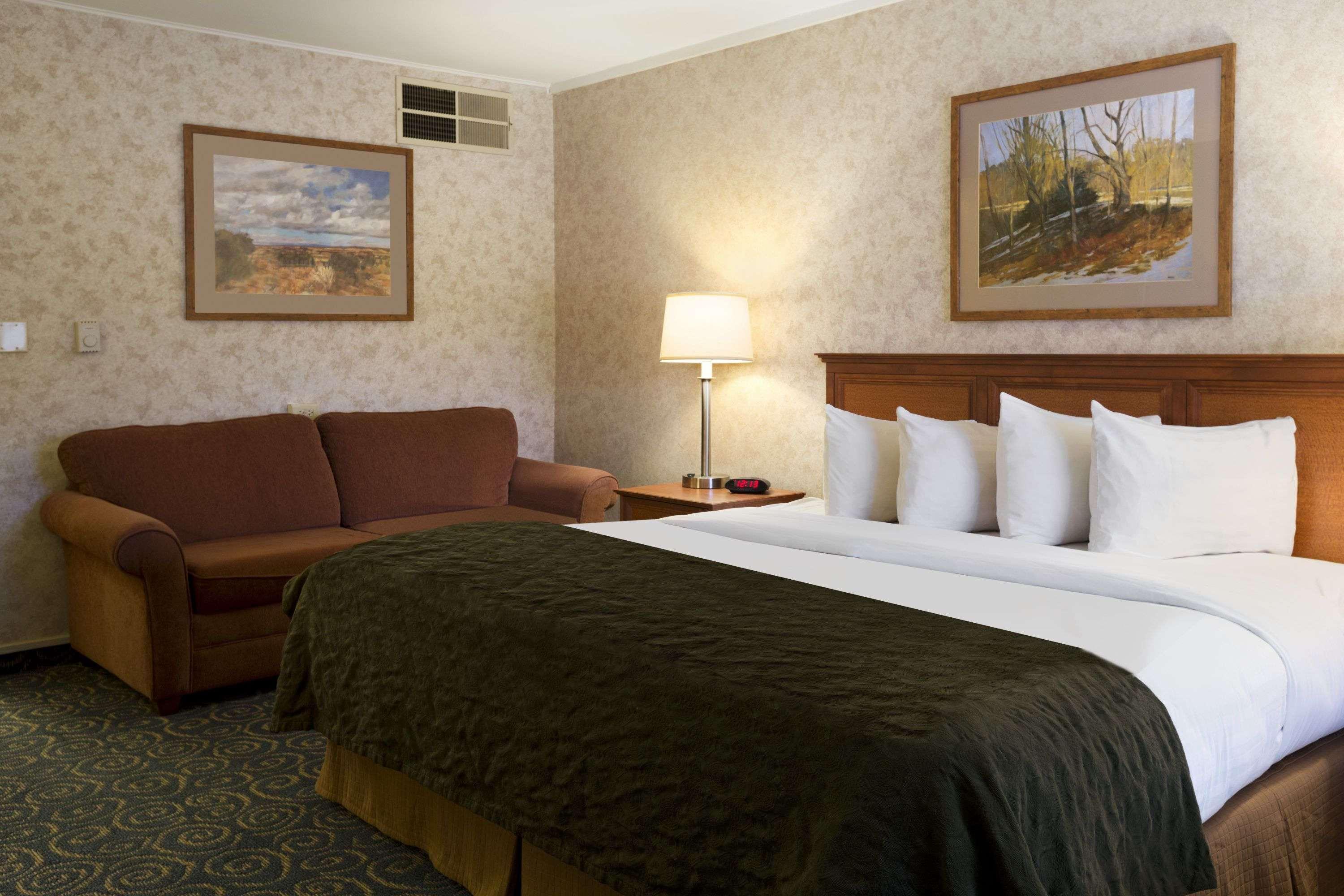 Days Inn & Suites By Wyndham Тринидад Екстериор снимка