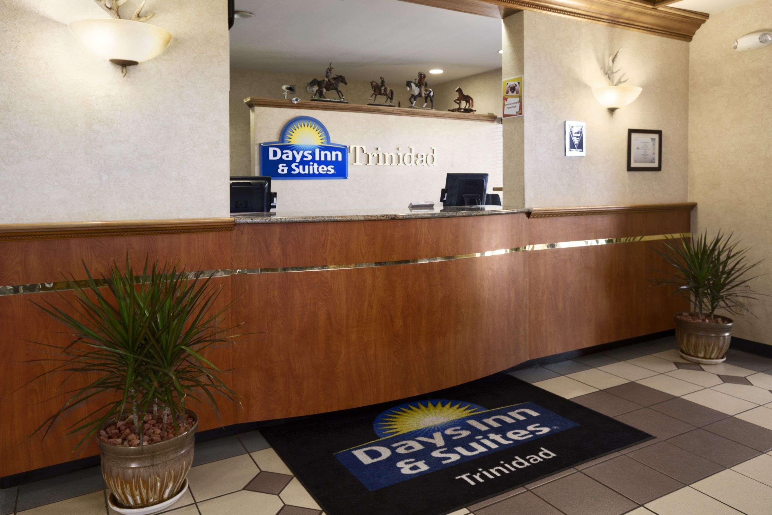 Days Inn & Suites By Wyndham Тринидад Екстериор снимка